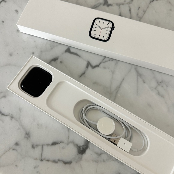 Apple Watch Series 7 GPS+Cellular (45mm) in Midnight Aluminum (Choose your band) main image 7